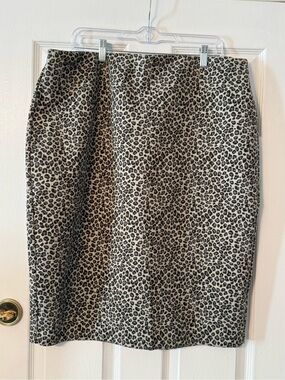 Express Leopard Print Pencil Skirt in Beige and Black